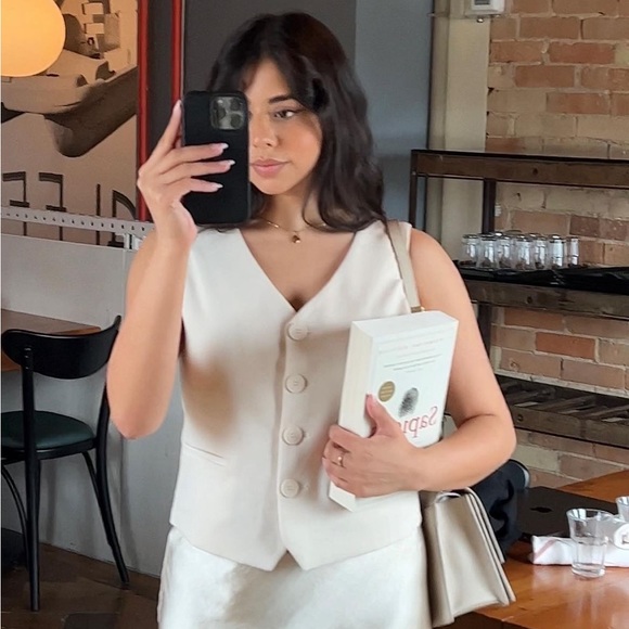 Beige Vest - Picture 3 of 4